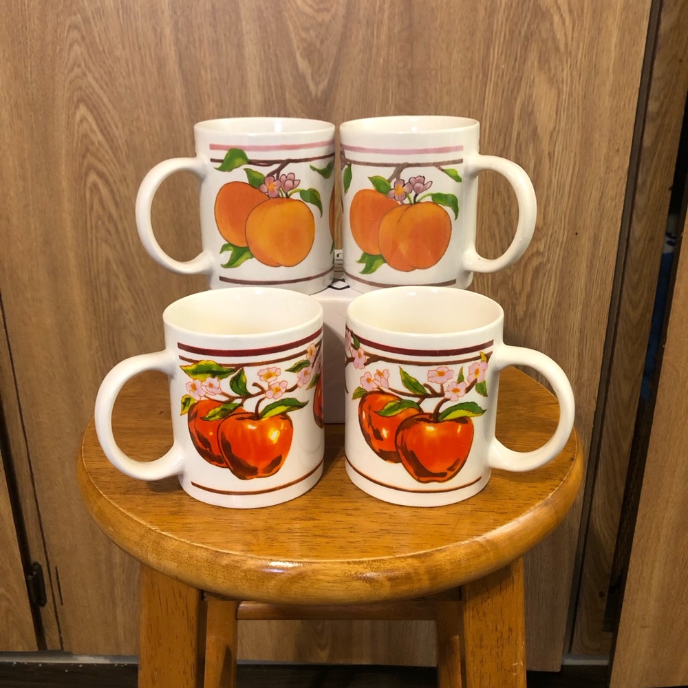 Vintage Style Mid Century Fruit Mug Set